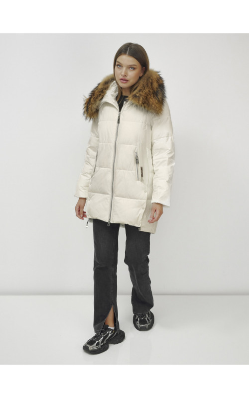 Пуховик женский зимний с мехом енот бежевый премиум в Тюмени