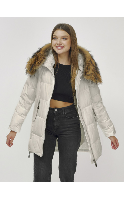 Пуховик женский зимний с мехом енот бежевый премиум в Тюмени