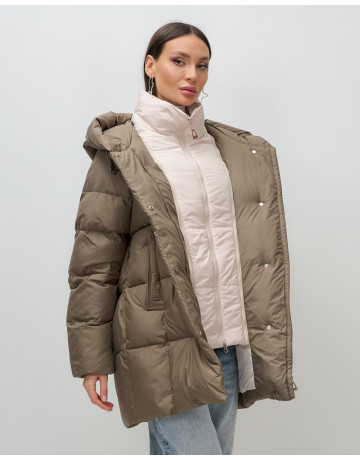 Женская зимняя куртка с капюшоном: стиль и комфорт для холодной зимы