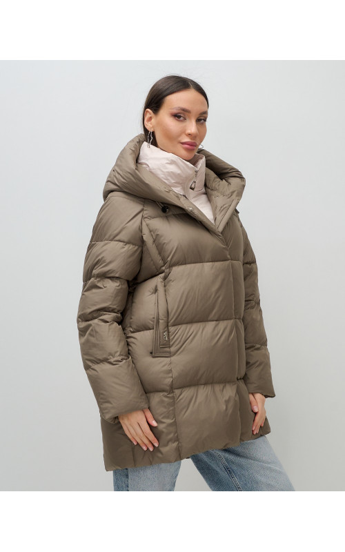 Женская зимняя куртка с капюшоном: стиль и комфорт для холодной зимы