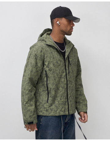 Мужская спортивная куртка «Хит сезона»: стиль и защита для активных мужчин