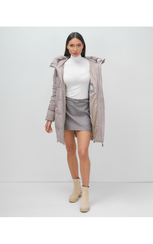 Пуховик зимний женский классический с капюшоном, светло-коричневый. в Тюмени