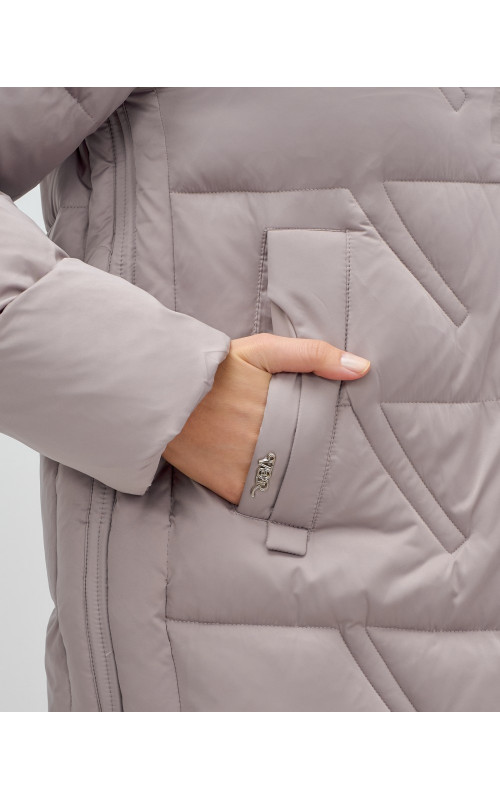 Пуховик зимний женский классический с капюшоном, светло-коричневый. в Тюмени