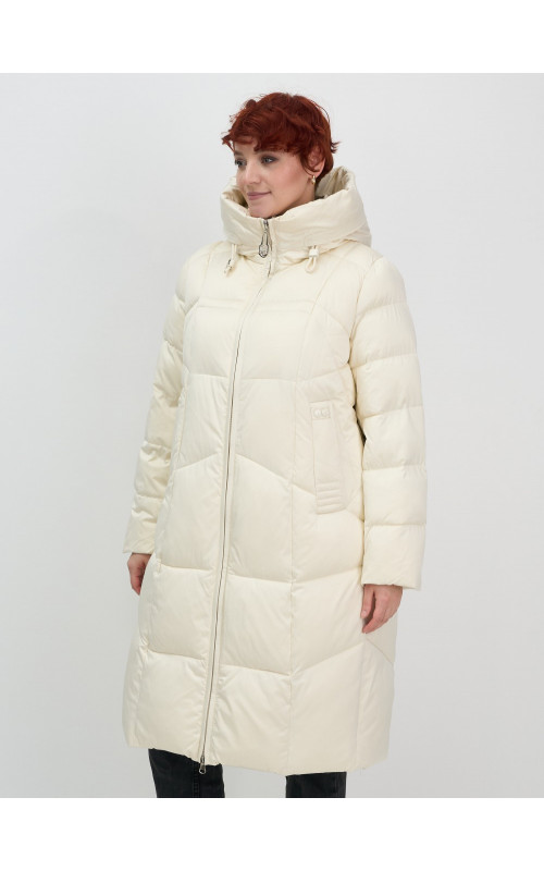 Длинный пуховик для женщин с капюшоном.