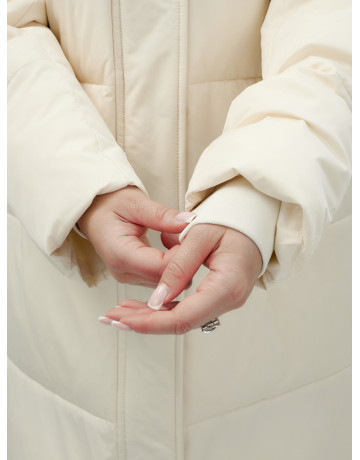 Женский зимний пуховик с капюшоном, удлинённый, бежевый. в Тюмени