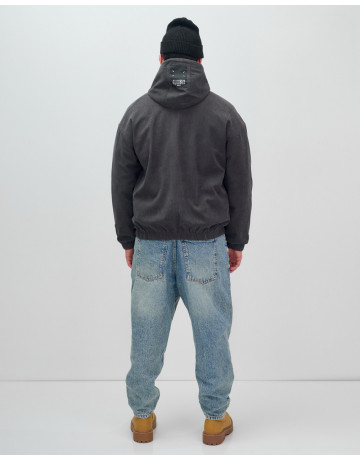 Мужская демисезонная куртка: стиль и комфорт.