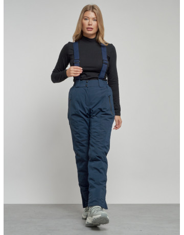 Женский горнолыжный костюм для зимних видов спорта.