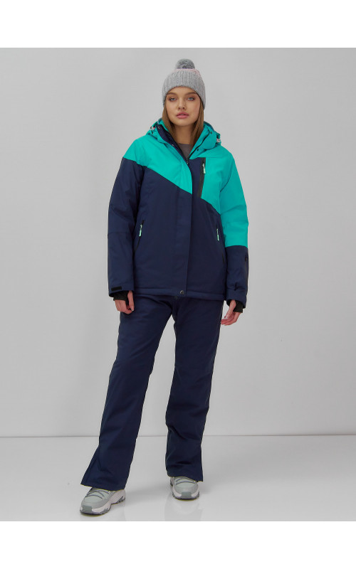 Женский горнолыжный костюм для активного отдыха.