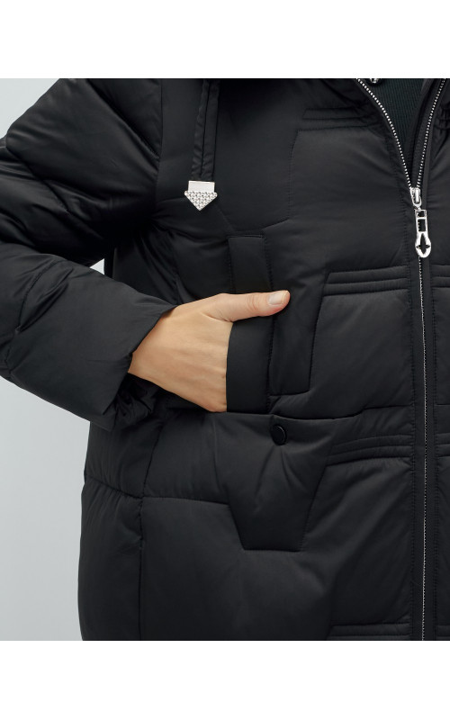 Женский длинный пуховик с капюшоном для зимы.