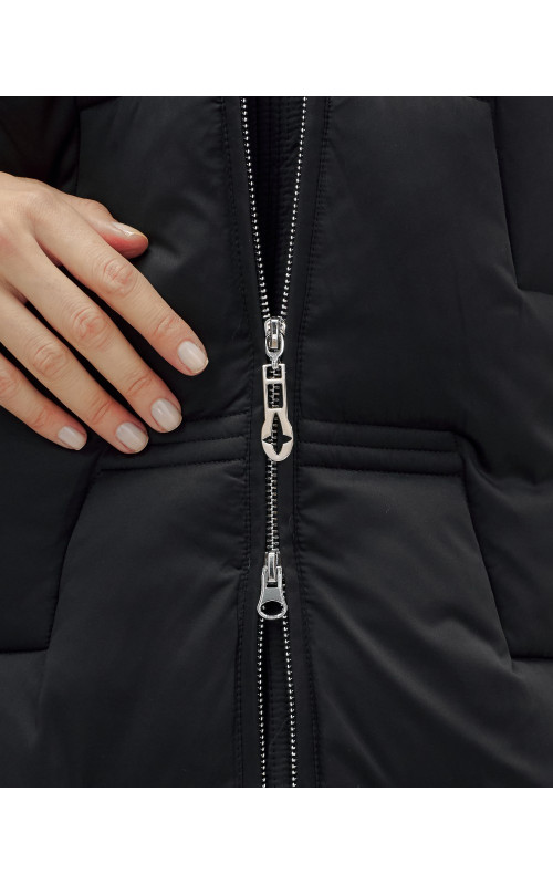 Женский длинный пуховик с капюшоном для зимы.