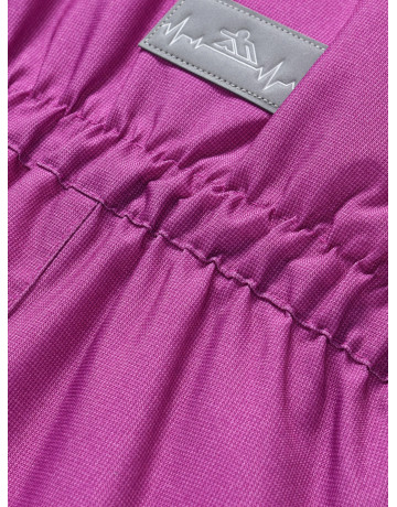 Зимний комбинезон для девочек для активных зимних игр.