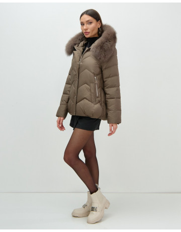 Пуховик для городской леди с мехом песца, защита от влаги и ветра.