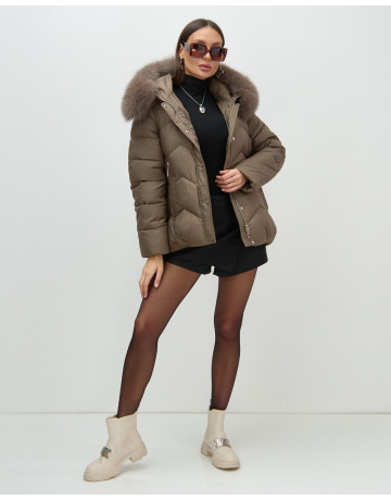 Пуховик для городской леди с мехом песца, защита от влаги и ветра.
