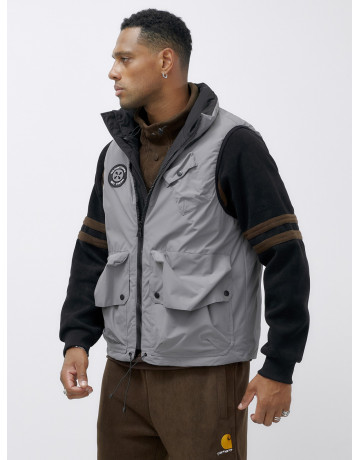 Мужская утеплённая жилетка для активного отдыха и повседневной носки.