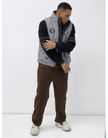 Мужская утеплённая жилетка для активного отдыха и повседневной носки.