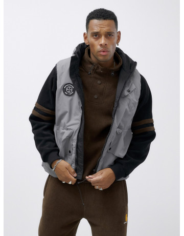 Мужская утеплённая жилетка для активного отдыха и повседневной носки.