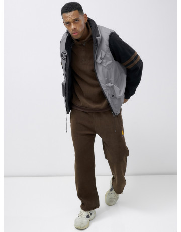 Мужская утеплённая жилетка для активного отдыха и повседневной носки.