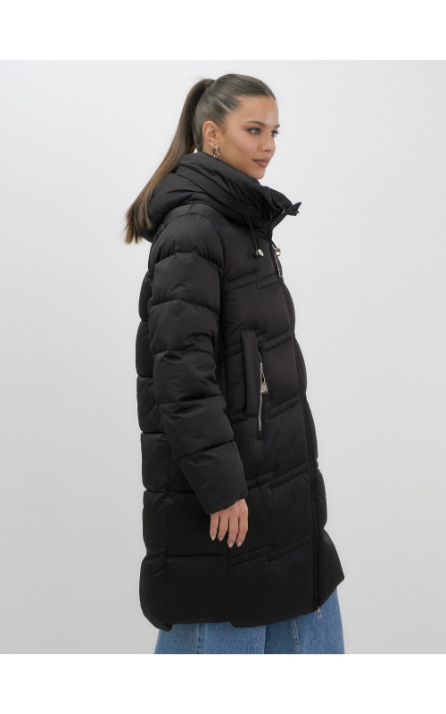 Длинный зимний пуховик для женщин с капюшоном.