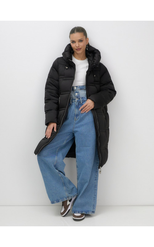 Длинный зимний пуховик для женщин с капюшоном.