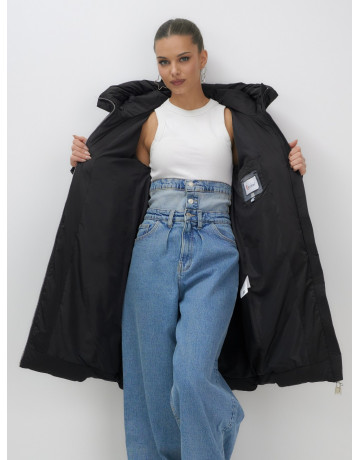 Длинный зимний пуховик для женщин с капюшоном.