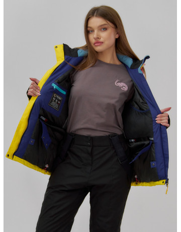 Женская горнолыжная куртка для активных женщин.
