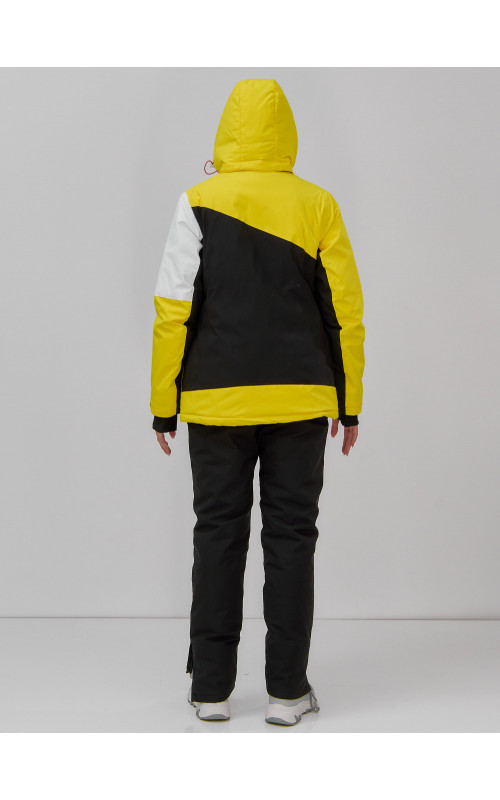 Женская горнолыжная куртка для активных женщин.