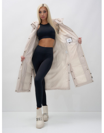 Длинный зимний пуховик с капюшоном для женщин.