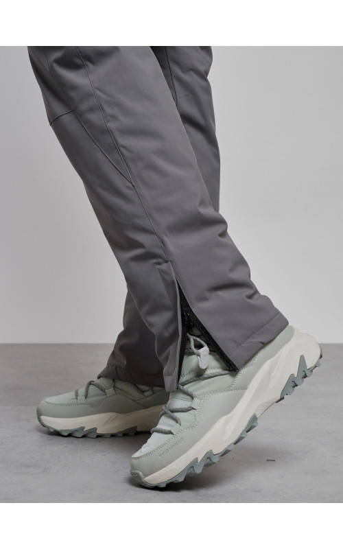 Женский горнолыжный комплект.