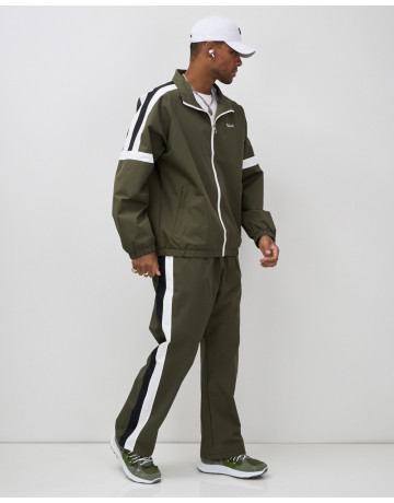 Спортивный костюм для мужчин: весна-лето.