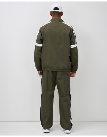 Спортивный костюм для мужчин: весна-лето.