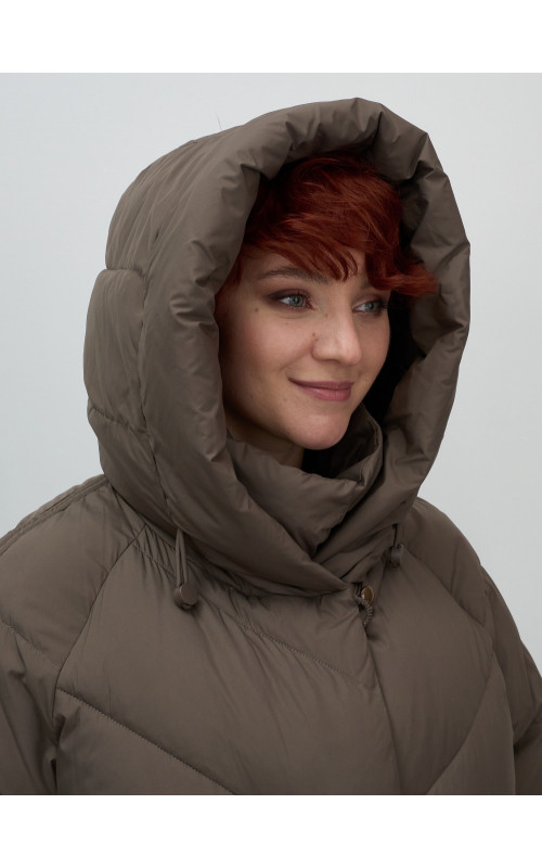 Длинный женский пуховик для зимы.