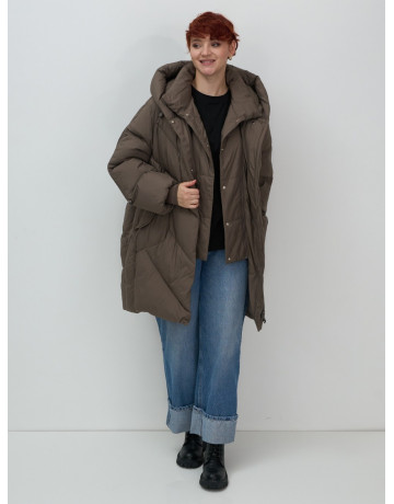Длинный женский пуховик для зимы.