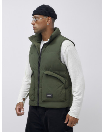 Мужской стеганый зимний жилет для активного отдыха.