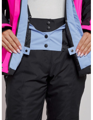 Женский горнолыжный костюм для активных зимних развлечений.