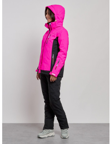 Женский горнолыжный костюм для активных зимних развлечений.