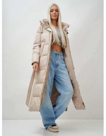 Тёплый женский пуховик с поясом и капюшоном.