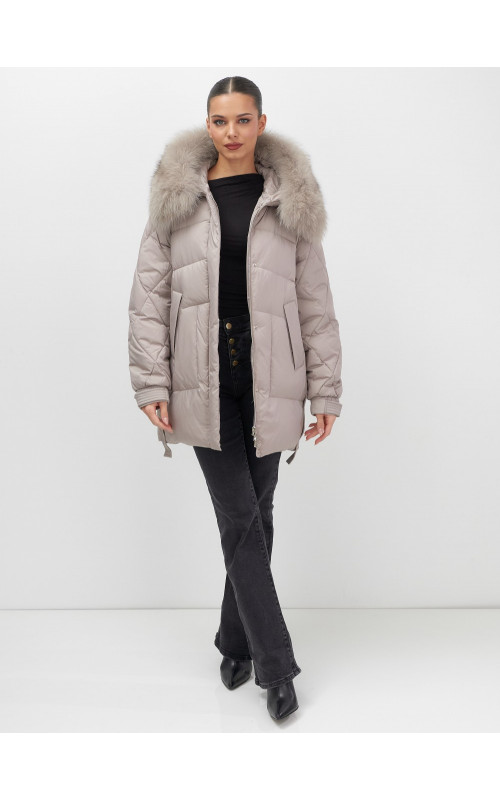 Пуховик с мехом песца для женщин, удлинённый силуэт.