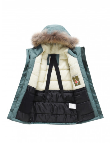 Парка для мальчика зимняя с внутренними лямками.