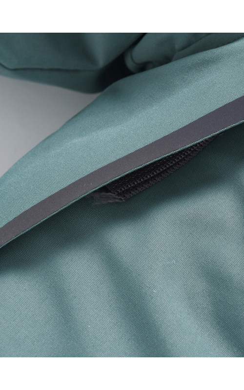 Парка для мальчика зимняя с внутренними лямками.