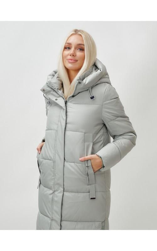 Зимний женский пуховик с капюшоном.