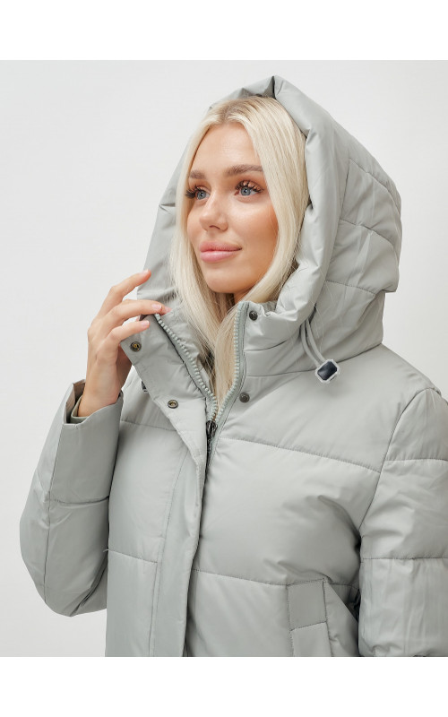 Зимний женский пуховик с капюшоном.