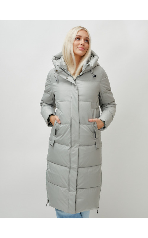 Зимний женский пуховик с капюшоном.