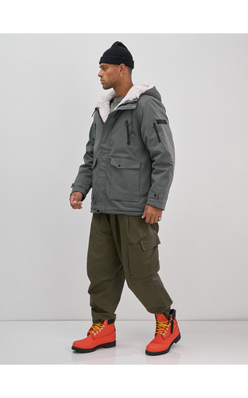 Мужская зимняя удлиненная парка с мехом, серого цвета. в Тюмени