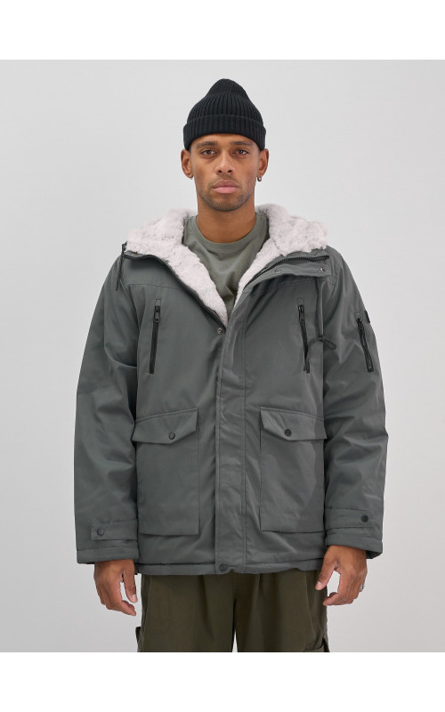 Мужская зимняя удлиненная парка с мехом, серого цвета. в Тюмени