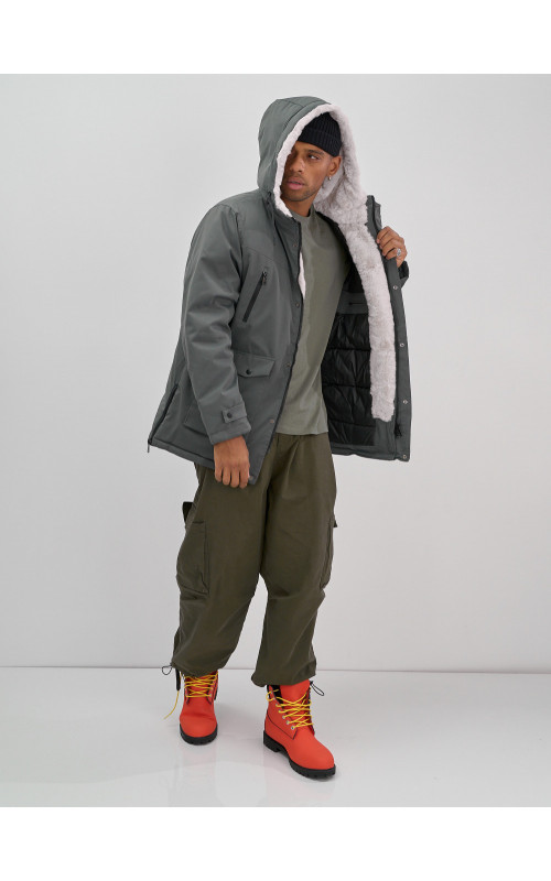 Мужская зимняя удлиненная парка с мехом, серого цвета. в Тюмени