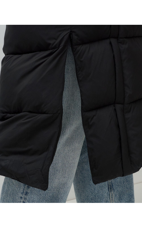 Длинный зимний пуховик для женщин с капюшоном.