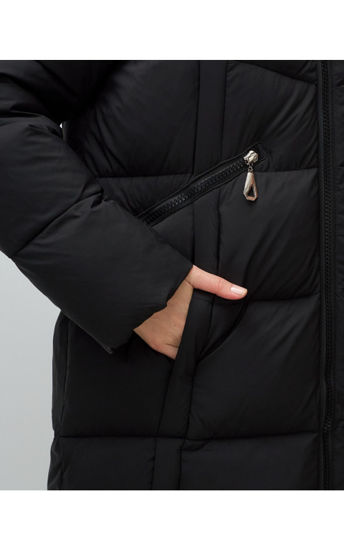 Длинный зимний пуховик для женщин с капюшоном.