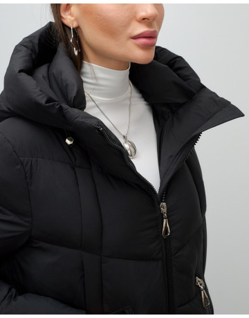 Длинный зимний пуховик для женщин с капюшоном.