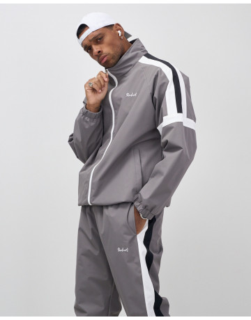 Мужской спортивный костюм для весны и лета, серый, для спорта. в Тюмени