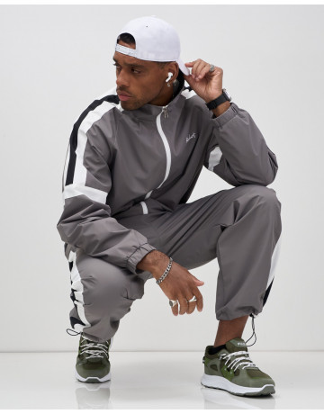 Мужской спортивный костюм для весны и лета, серый, для спорта. в Тюмени